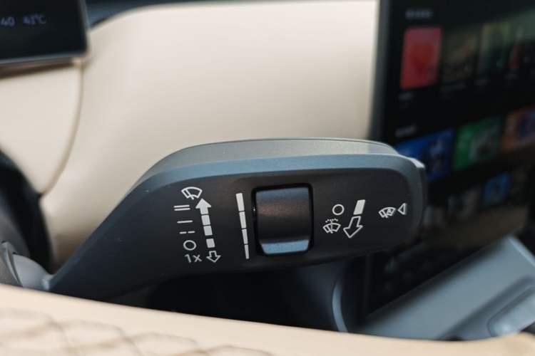Used Nio ET5 2022 75 kWh Gear Lever