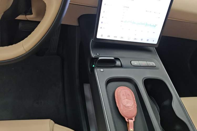 Used Nio ET5 2022 75 kWh Gear Lever