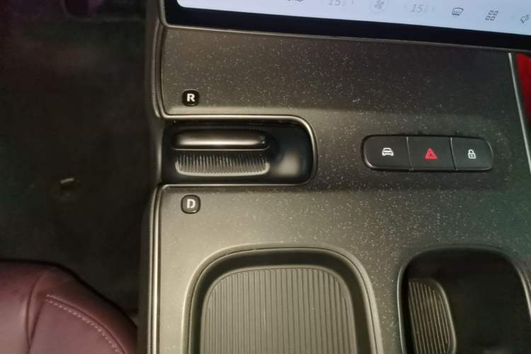 Used Nio ET5 2022 75 kWh Gear Lever