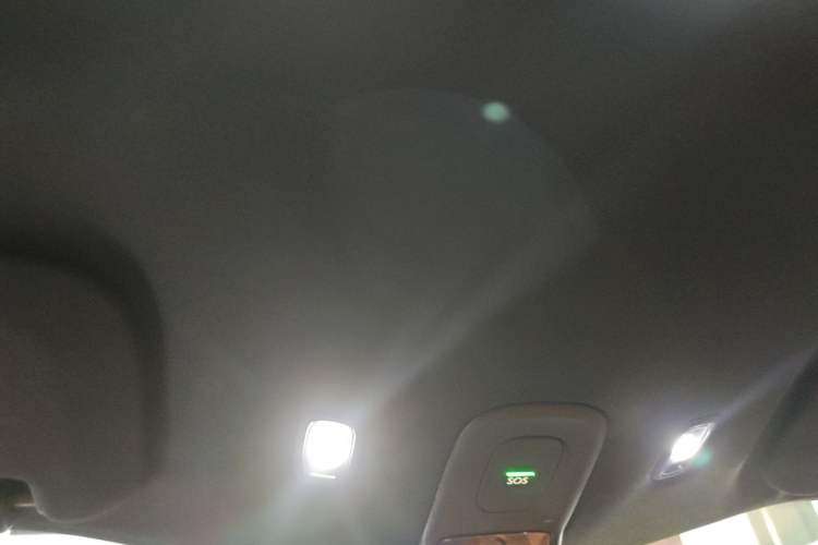 Used Nio ET5 2022 75 kWh Headliner