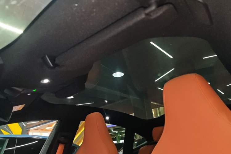 Used Nio ET5 2022 75 kWh Headliner