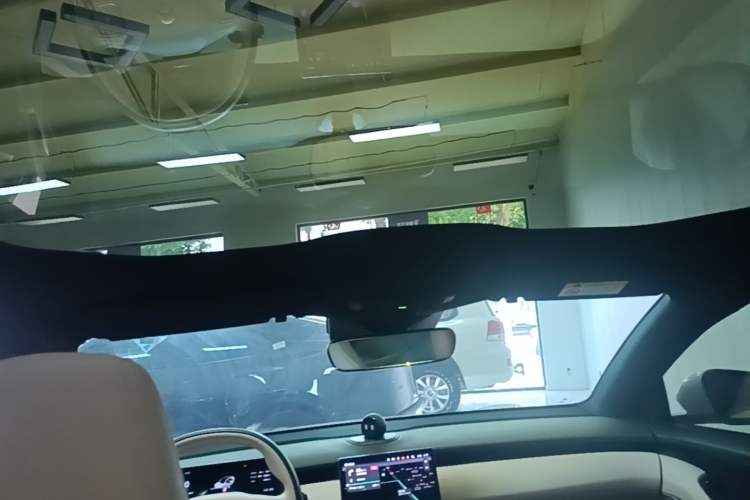 Used Nio ET5 2022 75 kWh Headliner