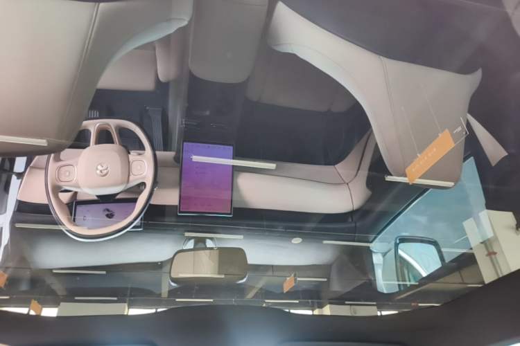 Used Nio ET5 2022 75 kWh Headliner