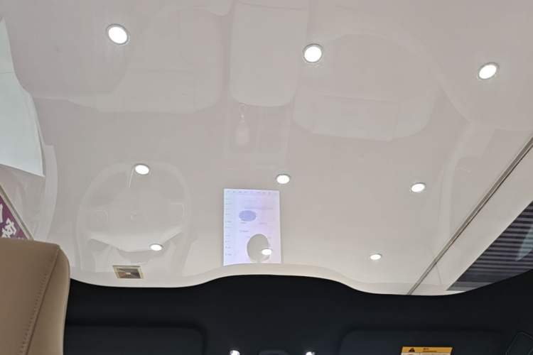 Used Nio ET5 2022 75 kWh Headliner