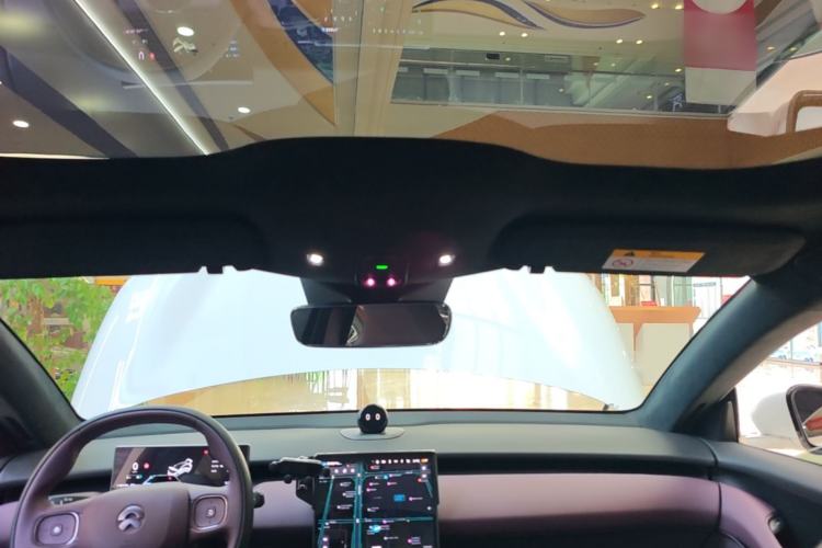 Used Nio ET5 2022 75 kWh Headliner