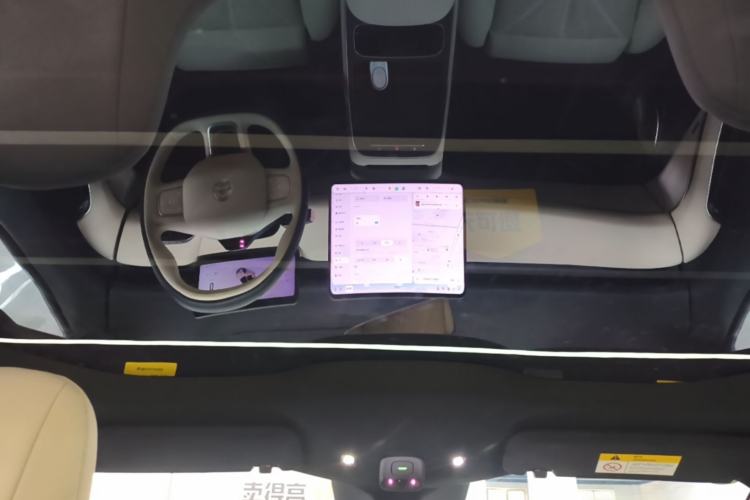 Used Nio ET5 2022 75 kWh Headliner