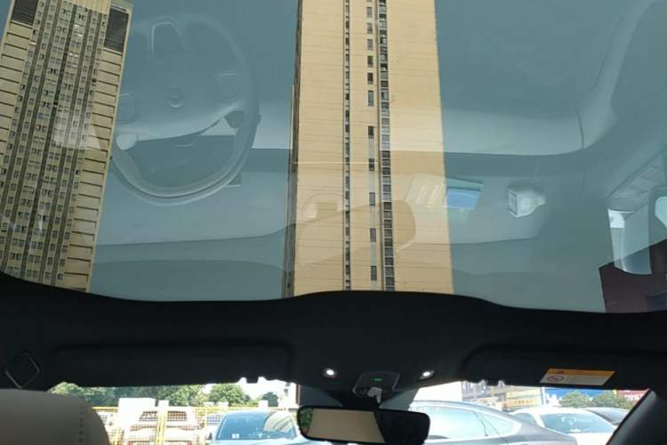 Used Nio ET5 2022 75 kWh Headliner