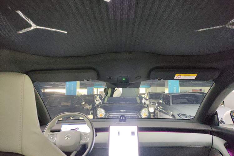 Used Nio ET5 2022 75 kWh Headliner