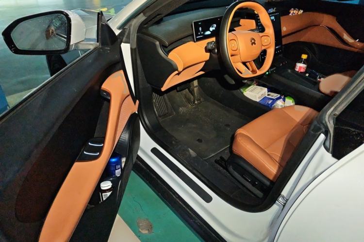 Used Nio ET5 2022 75 kWh Interior 3