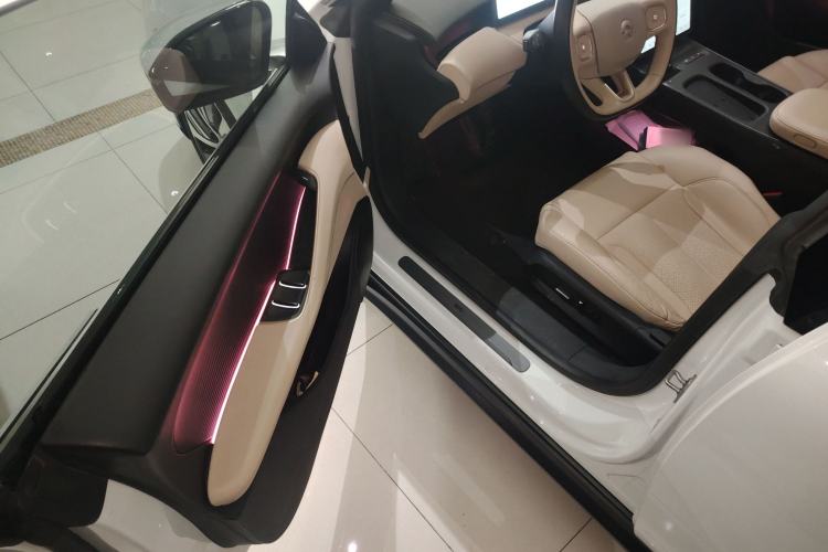Used Nio ET5 2022 75 kWh Interior 3