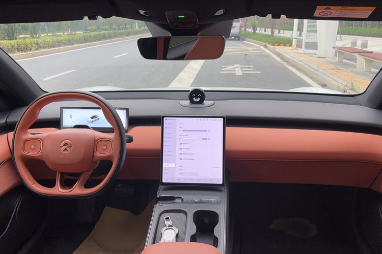 Used Nio ET5 2022 75 kWh Interior 7