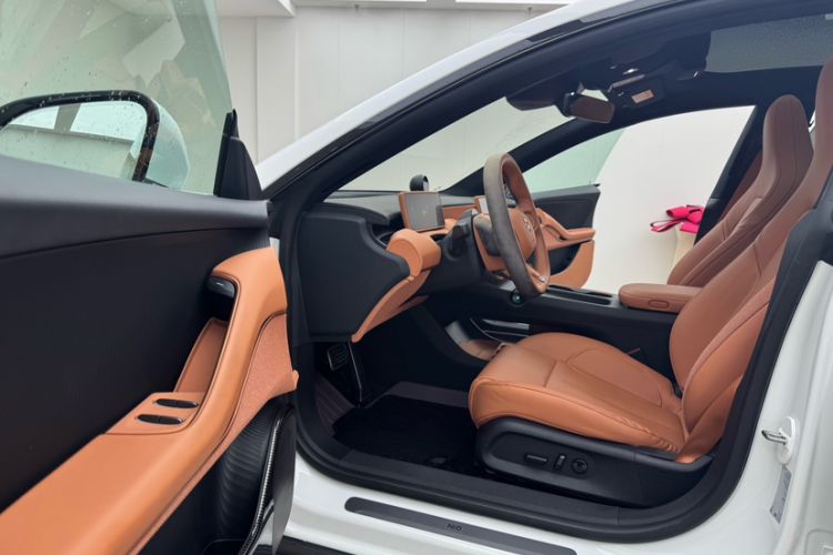 Used Nio ET5 2022 75 kWh Interior 8