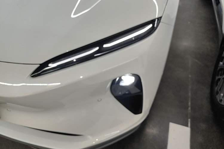 Used Nio ET5 2022 75 kWh Left Front Headlight