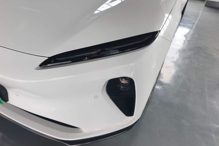 Used Nio ET5 2022 75 kWh Left Front Headlight
