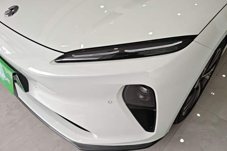 Used Nio ET5 2022 75 kWh Left Front Headlight