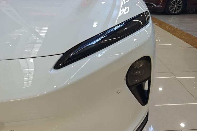Used Nio ET5 2022 75 kWh Left Front Headlight