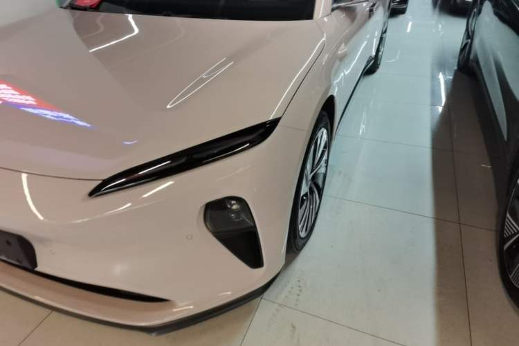 Used Nio ET5 2022 75 kWh Left Front Headlight