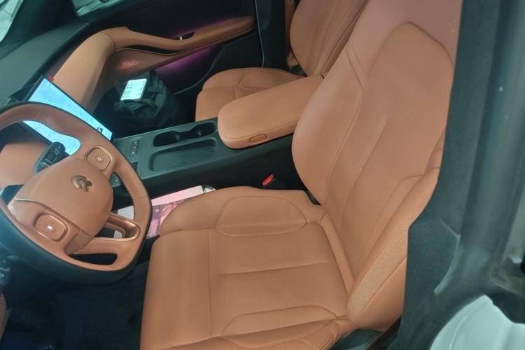 Used Nio ET5 2022 75 kWh Left Front Seat