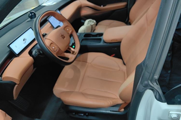 Used Nio ET5 2022 75 kWh Left Front Seat