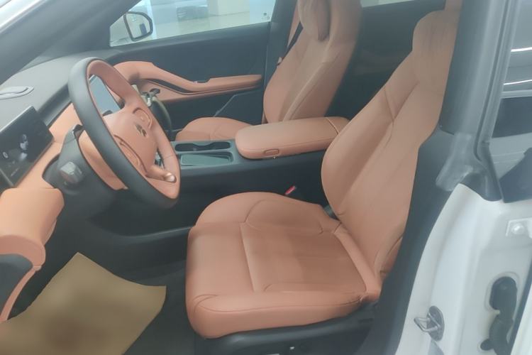 Used Nio ET5 2022 75 kWh Left Front Seat