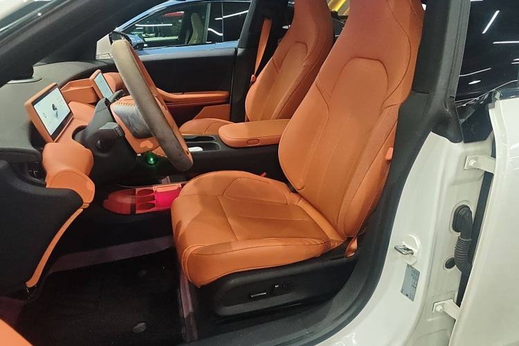 Used Nio ET5 2022 75 kWh Left Front Seat