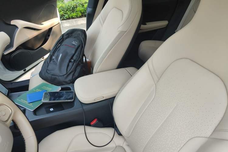 Used Nio ET5 2022 75 kWh Left Front Seat