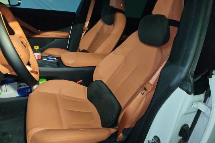 Used Nio ET5 2022 75 kWh Left Front Seat
