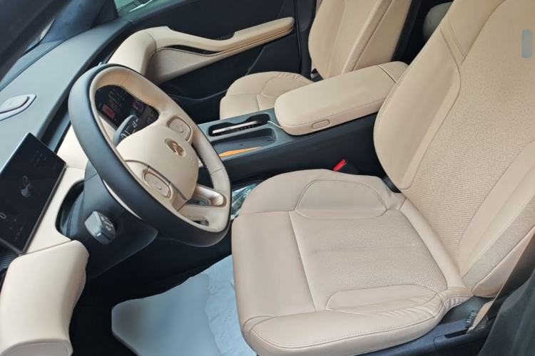 Used Nio ET5 2022 75 kWh Left Front Seat
