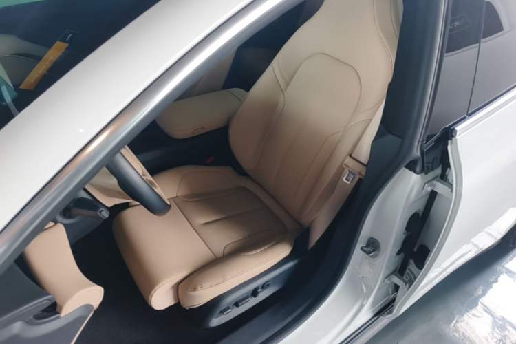 Used Nio ET5 2022 75 kWh Left Front Seat