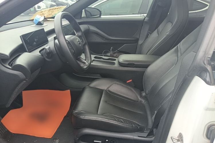 Used Nio ET5 2022 75 kWh Left Front Seat