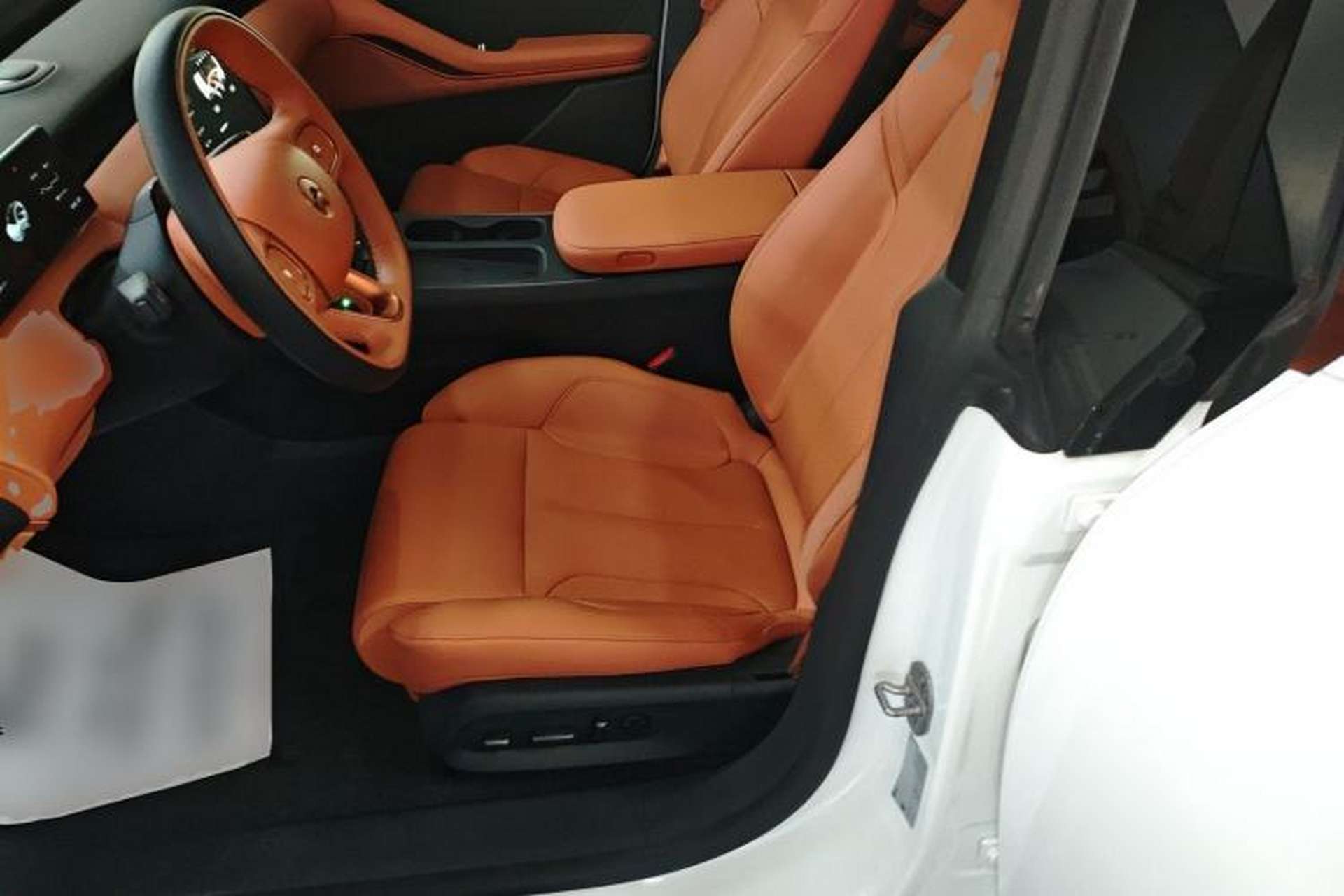 Used Nio ET5 2022 75 kWh Left Front Seat