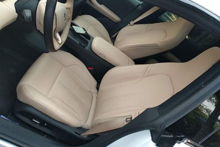 Used Nio ET5 2022 75 kWh Left Front Seat