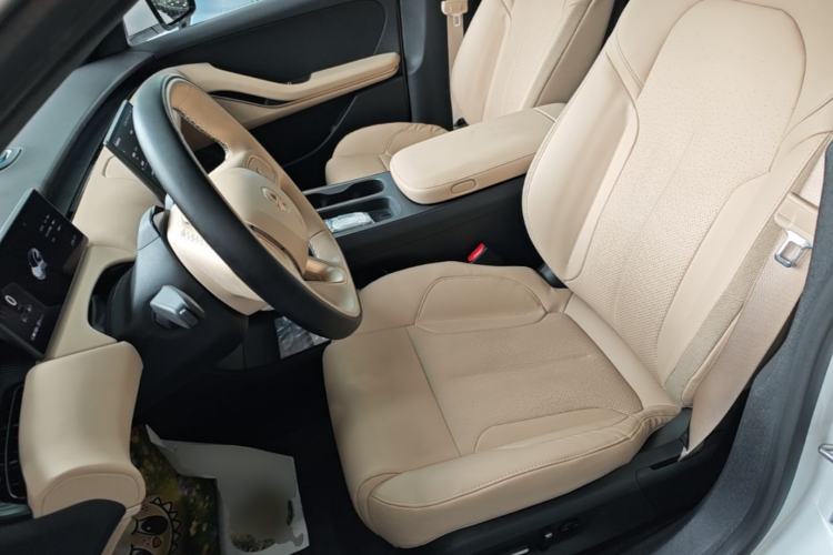 Used Nio ET5 2022 75 kWh Left Front Seat