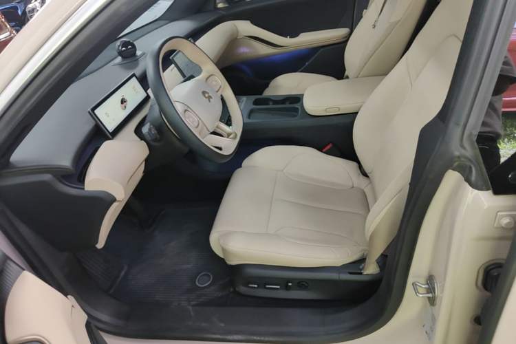 Used Nio ET5 2022 75 kWh Left Front Seat