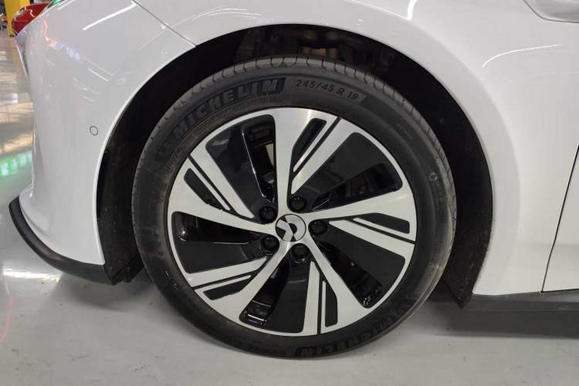 Used Nio ET5 2022 75 kWh Left Front Wheel Hub