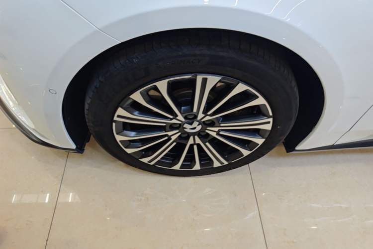 Used Nio ET5 2022 75 kWh Left Front Wheel Hub