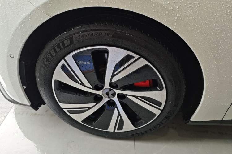 Used Nio ET5 2022 75 kWh Left Front Wheel Hub
