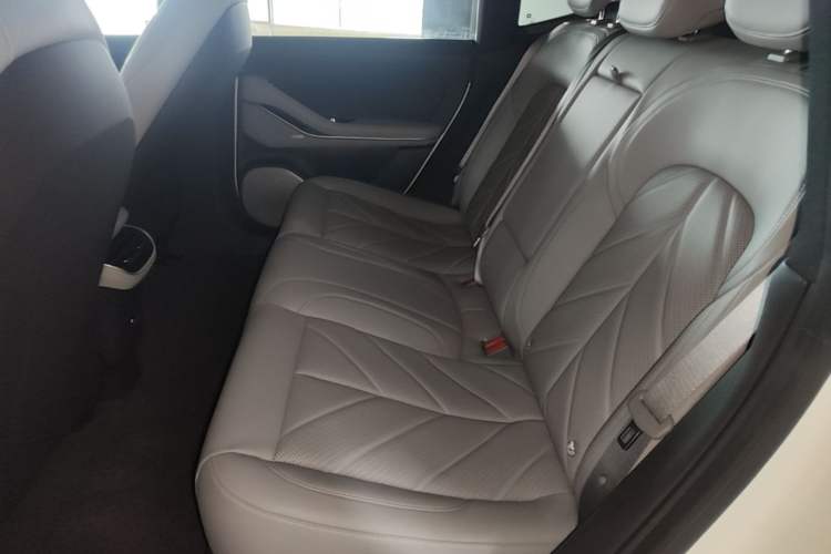 Used Nio ET5 2022 75 kWh Left Rear Seat