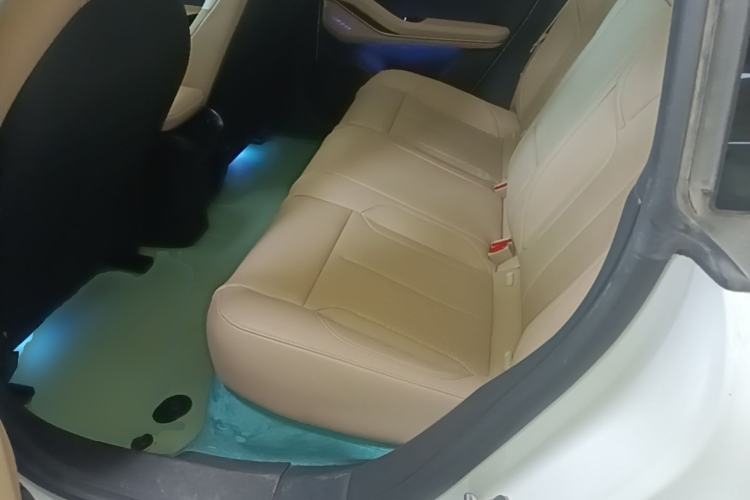 Used Nio ET5 2022 75 kWh Left Rear Seat