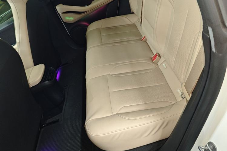 Used Nio ET5 2022 75 kWh Left Rear Seat
