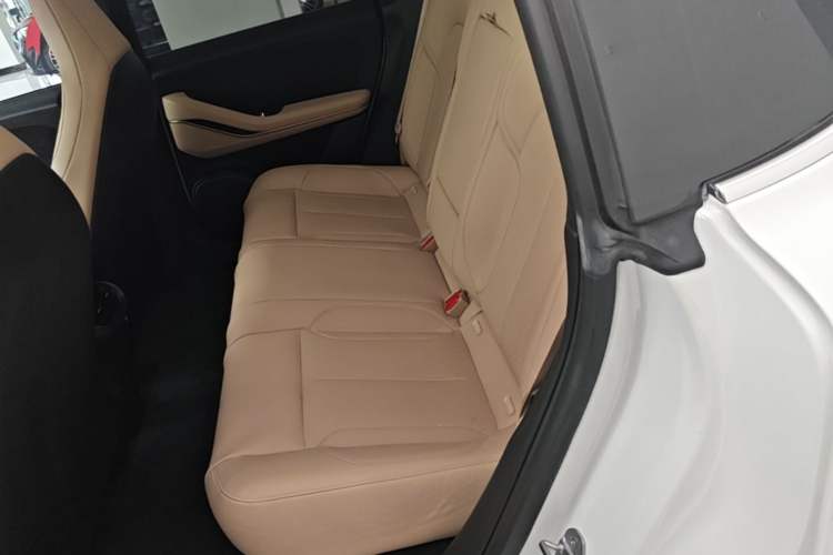Used Nio ET5 2022 75 kWh Left Rear Seat