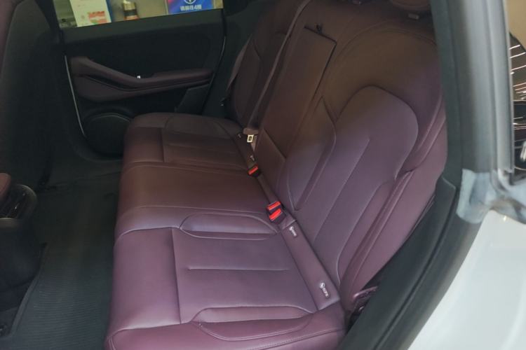 Used Nio ET5 2022 75 kWh Left Rear Seat