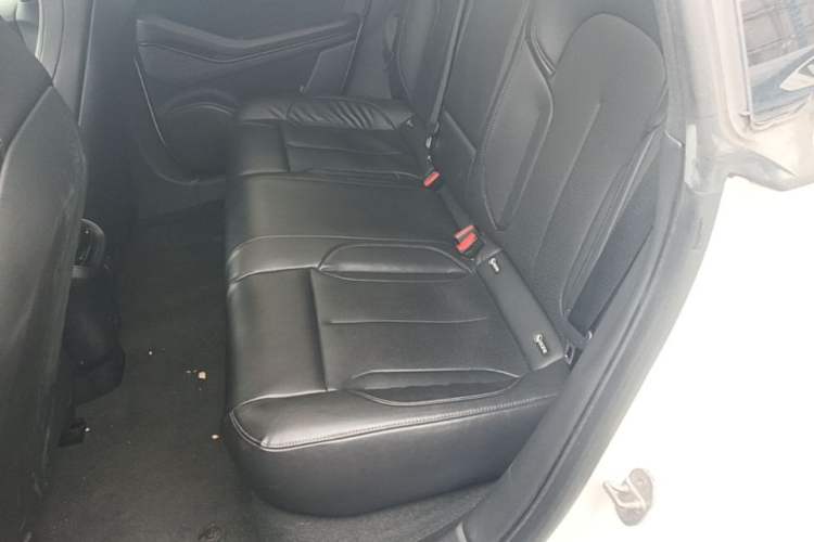Used Nio ET5 2022 75 kWh Left Rear Seat