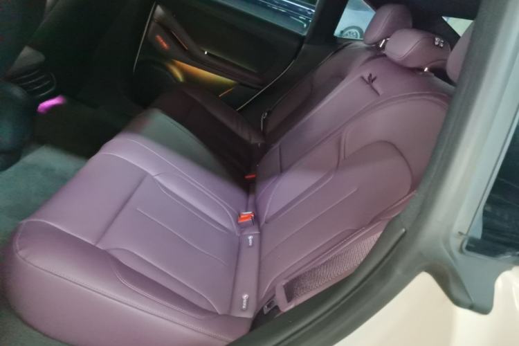 Used Nio ET5 2022 75 kWh Left Rear Seat