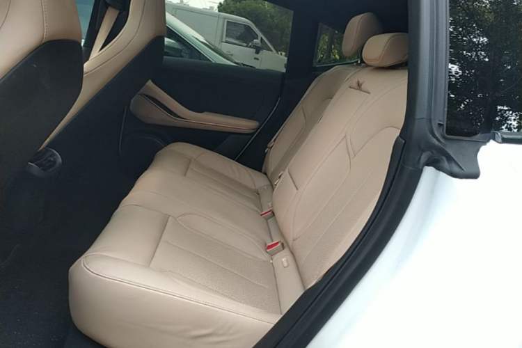 Used Nio ET5 2022 75 kWh Left Rear Seat