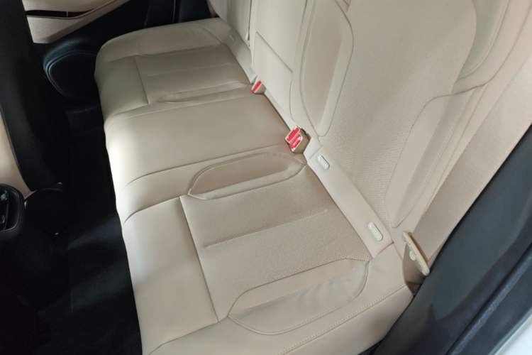Used Nio ET5 2022 75 kWh Left Rear Seat