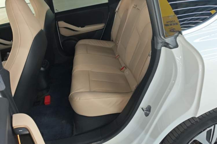 Used Nio ET5 2022 75 kWh Left Rear Seat