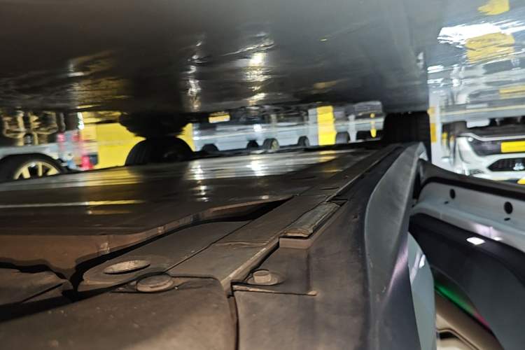 Used Nio ET5 2022 75 kWh Left Side Sill