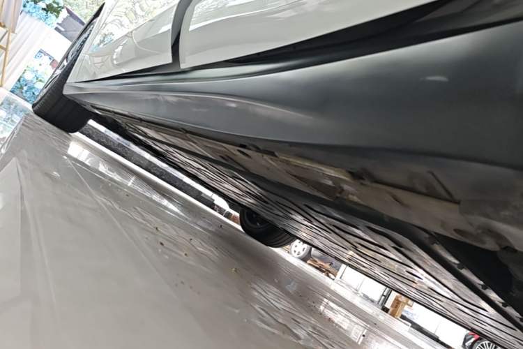 Used Nio ET5 2022 75 kWh Left Side Sill