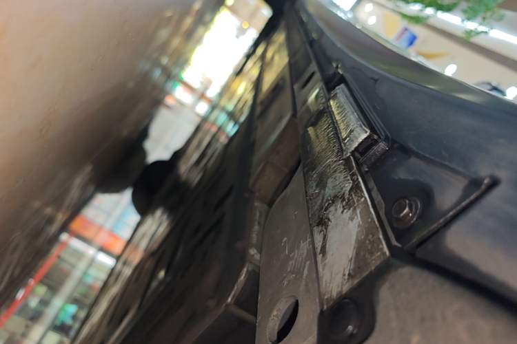 Used Nio ET5 2022 75 kWh Left Side Sill